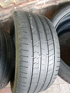 2x 245/45/20 and 2x275/40/20 runflat