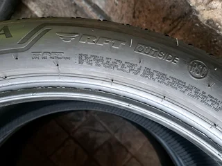 2x 245/45/20 and 2x275/40/20 runflat