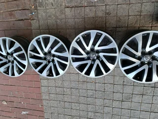 A set of 18inch navarra mags