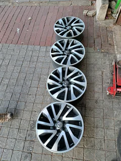 A set of 18inch navarra mags