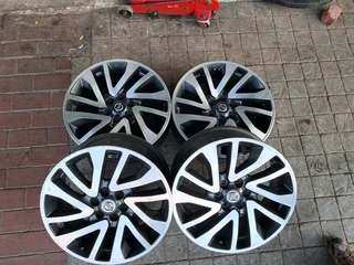 A set of 18inch navarra mags