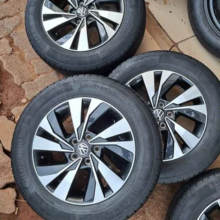 A set of 15inch polo mags and good tyres available