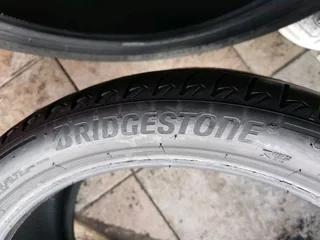 2x 275/35/21 Bridgestone Alenza runflat