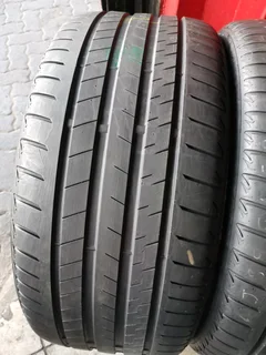 2x 275/35/21 Bridgestone Alenza runflat