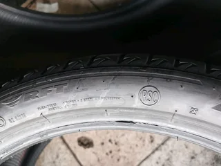 2x 275/35/21 Bridgestone Alenza runflat