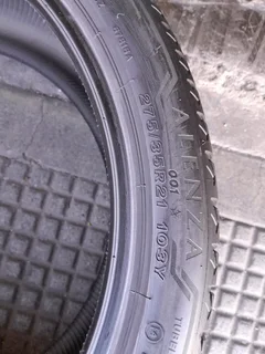 2x 275/35/21 Bridgestone Alenza runflat