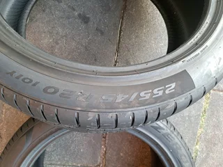 2x255/45/20 pirelli