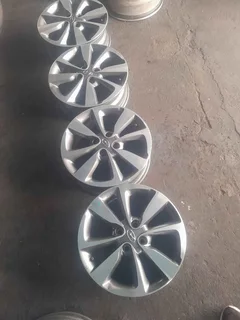 Original 16&#34; HYUNDAI i20 Rims