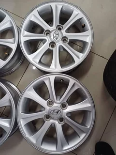 4x set of Hyundai/ i10 rims for sale 14inch