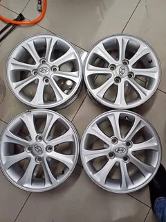4x set of Hyundai/ i10 rims for sale 14inch
