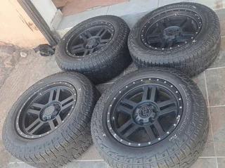 18 inche Mag rims for all bakkies. Leave your whatsapp number if interested