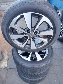 16inch Hyundai i20 rims and good tyres
