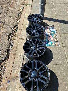 A set if 17inch Dark grey Toyota bakkies mags