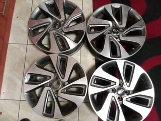 17 inch original kiA Rio rims