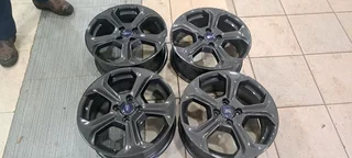A set of ford ST 17inch mags like new