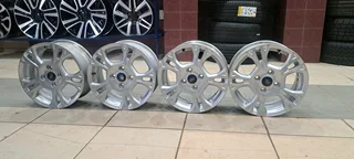 15inch ford fiesta mags like new