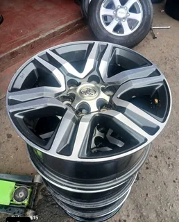 A set of 17inch gd6 rims like new