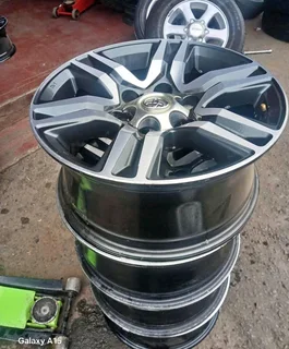 A set of 17inch gd6 rims like new