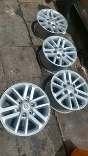 A set of 17inch legend 45 rims .