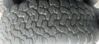 4x 265/65/18 BF Goodrich tyres white wall