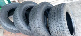 4×285/65/17 bakkies tyres  kumho adventure