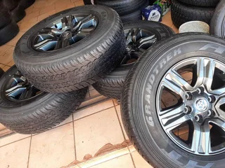 A  set of 17inch gd6 mags and good secondhand tyres