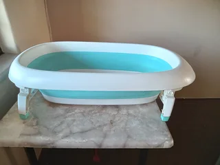 Baby bathing bath- R200