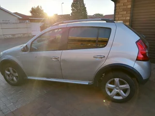 2011 Renault Sandero Hatchback