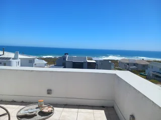 180 degrees Sea view, large self contained studio apartment available in Ysterfontein