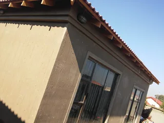 Bachelor room to rent Naturena Ext 25 ,R2500 per Month, not far from South Gate.  075 0194 844