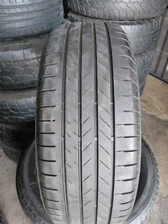Bridgestone Alenza 215/60 R17 tyres