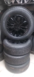 18 inch Ford Stormtrak/Thunder/Wildtrack original mags with brand new 265/60/18