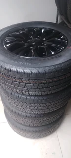 18 inch Ford Stormtrak/Thunder/Wildtrack original mags with brand new 265/60/18