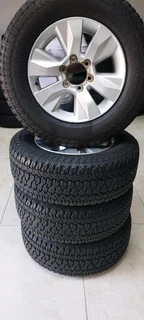 17inch Toyota GD6 with new 265/65R17 road ventures AT51 kumho tyres(caps included.