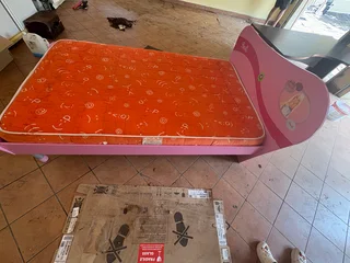 Barbie bed with single mattress