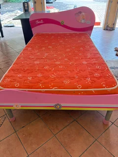 Barbie bed with single mattress