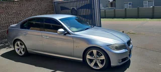 BMW E90 320i Lci 2011(auto)