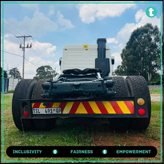 1990 MERCEDES BENZ V-SERIES - DOUBLE DIFF HORSE FOR SALE