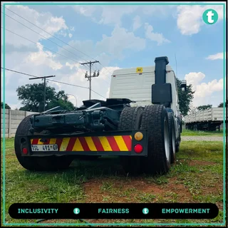 1990 MERCEDES BENZ V-SERIES - DOUBLE DIFF HORSE FOR SALE