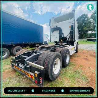 2011 FREIGHTLINER CUMMINS ISX 530 - DOUBLE DIFF HORSE FOR SALE