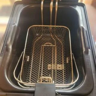 Deep Fryer Russel Hobbs Digital  (As new)