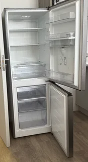 Hisense 222L Fridge Freezer Combi with Water Despenser (Price Drop)