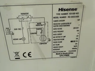 Hisense 222L Fridge Freezer Combi with Water Despenser (Price Drop)