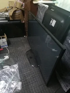 2 x 60 inch 1st Generation Plasma Smart tv&#39;s