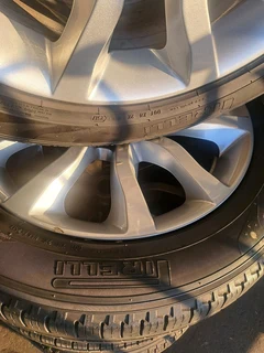 A set of Land Rover mags and 255/55R20 tires. leave your whatsapp number if interested.