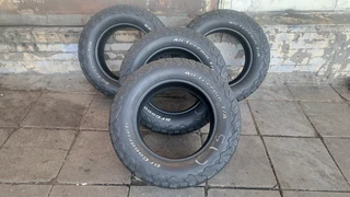 265/65R18 BFgoodrich tires. Leave your whatsapp number if interested.