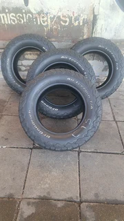 265/65R18 BFgoodrich tires. Leave your whatsapp number if interested.