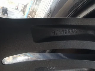 19 inch original BMW mags, leave your whatsapp number if interested.