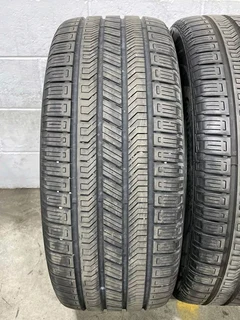 275/45R22 Land Rover Defender Continenral tires. leave your whatsapp number if interested.