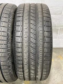 275/45R22 Land Rover Defender Continenral tires. leave your whatsapp number if interested.
